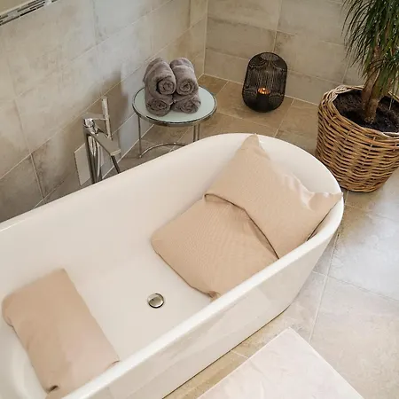 Chris * هالترن