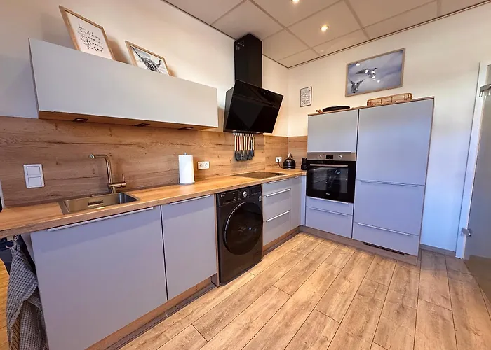 شقة Chris هالترن