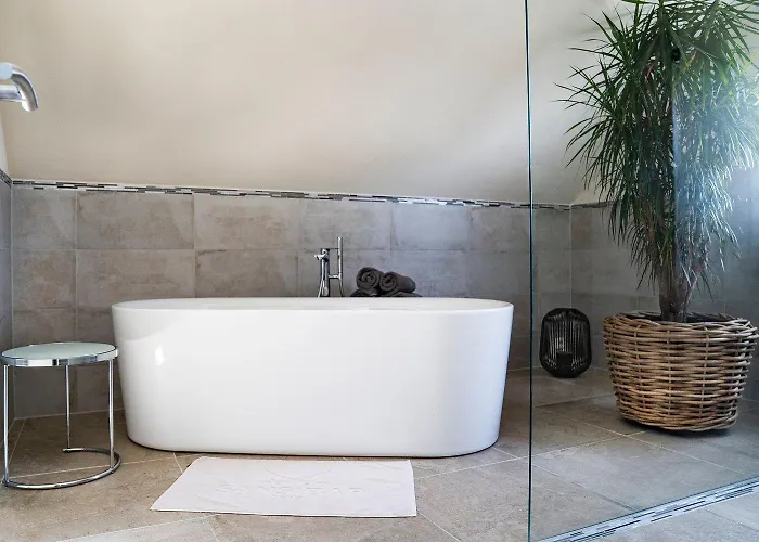 شقة Chris هالترن